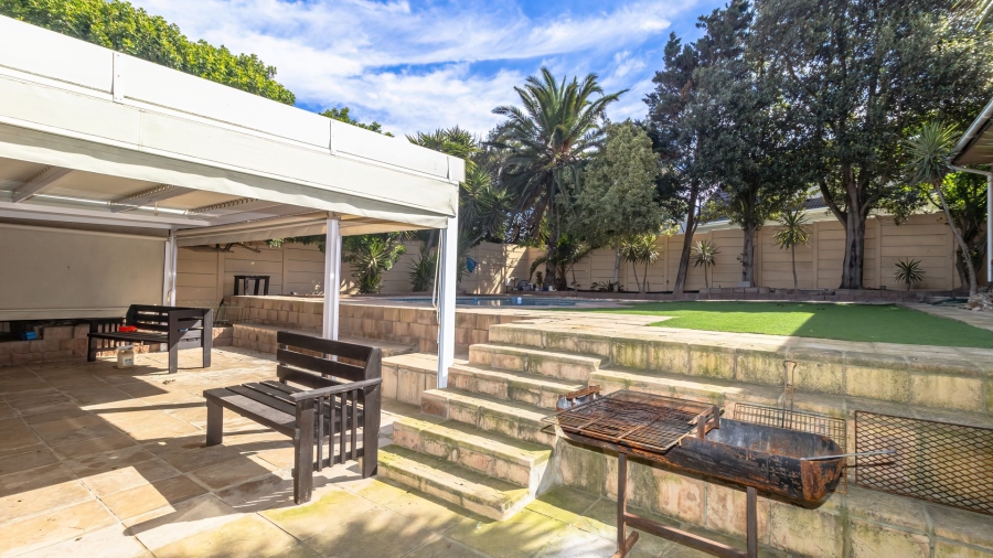 4 Bedroom Property for Sale in Flamingo Vlei Western Cape